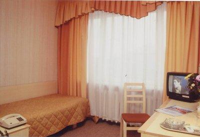 Hotel Stroomi 2*